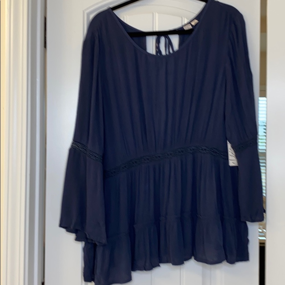 Navy blue top